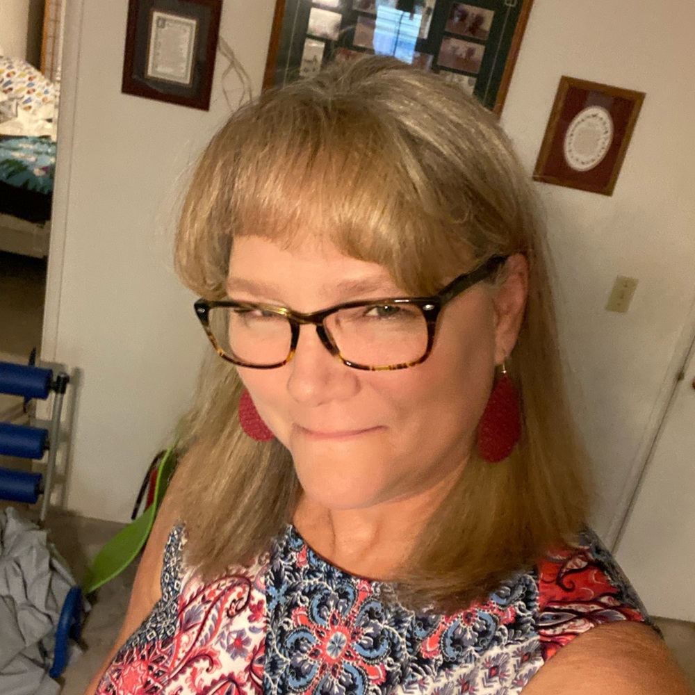 Meet your Posher, Cyndi